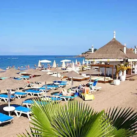 One Bedroom With Shared Pool Furnished Terrace And Wifi At *