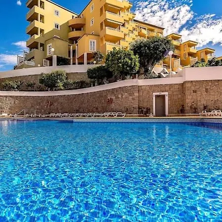One Bedroom With Shared Pool Furnished Terrace And Wifi At *